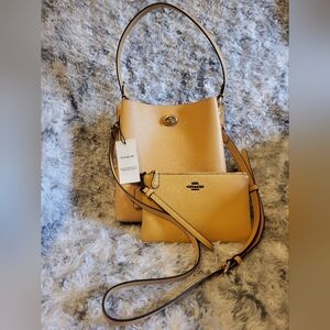 NWT Coach Charlie Bucket Bag in Honeycomb w/ matching wristlet